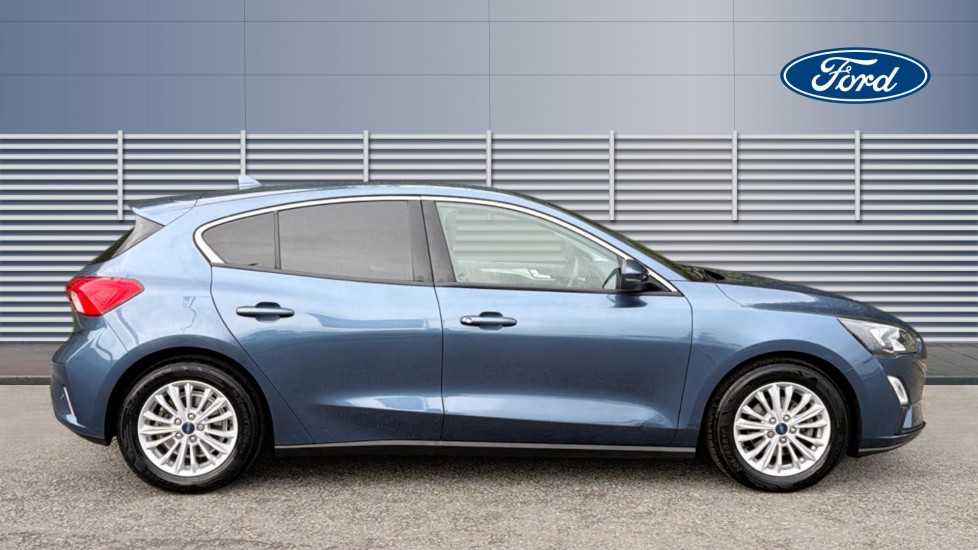 Ford Focus 1.0 EcoBoost 125 Titanium 5dr Petrol Hatchback - Image 5