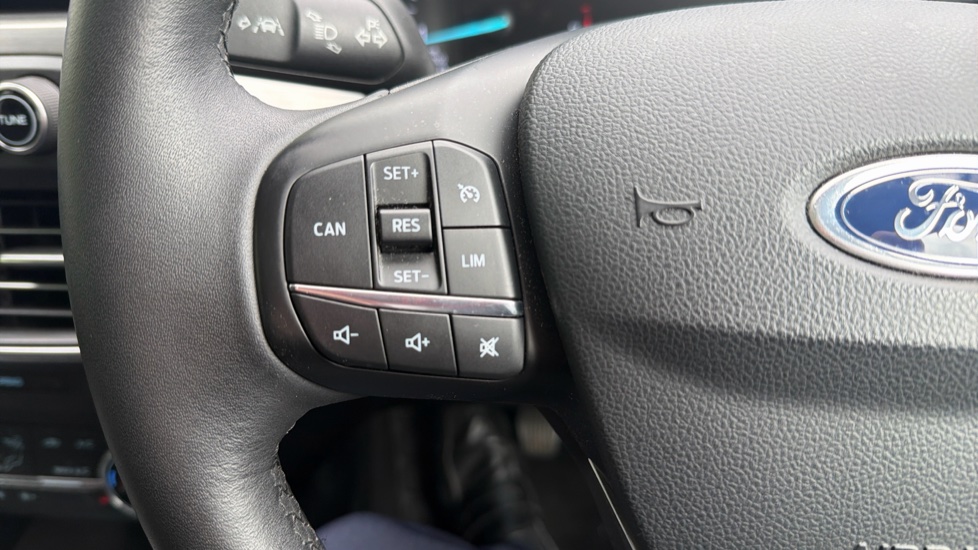 Ford Focus 1.0 EcoBoost 125 Titanium 5dr Petrol Hatchback - Image 21