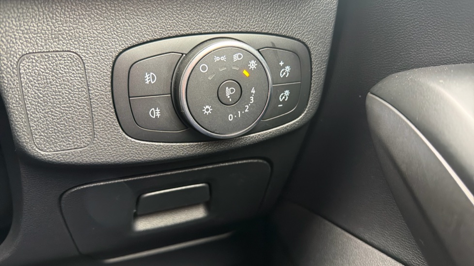 Ford Focus 1.0 EcoBoost 125 Titanium 5dr Petrol Hatchback - Image 23