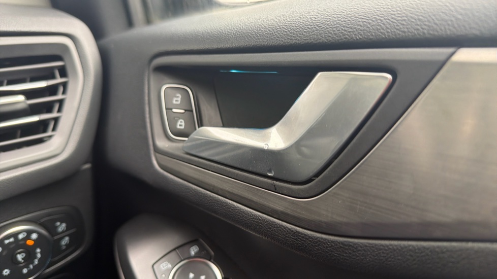 Ford Focus 1.0 EcoBoost 125 Titanium 5dr Petrol Hatchback - Image 24