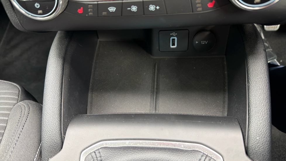 Ford Focus 1.0 EcoBoost 125 Titanium 5dr Petrol Hatchback - Image 33