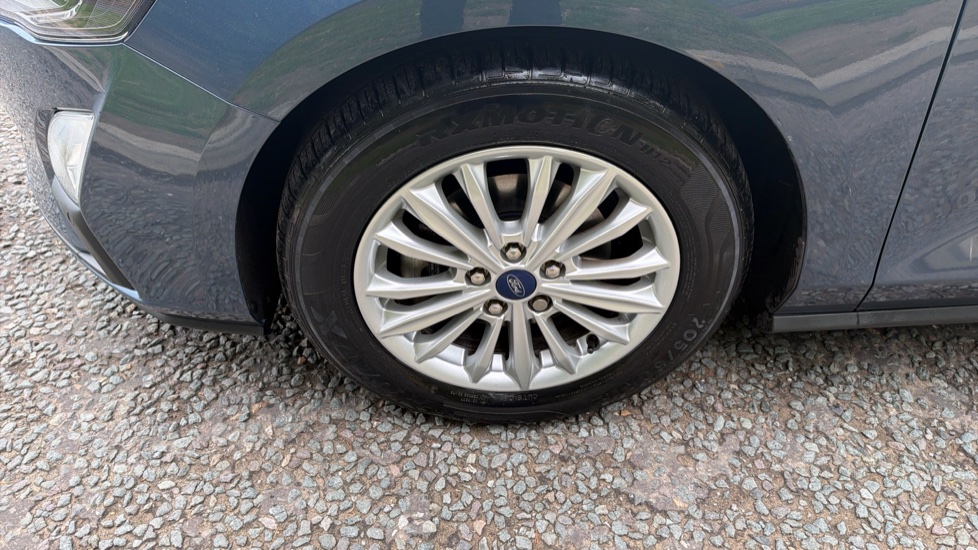 Ford Focus 1.0 EcoBoost 125 Titanium 5dr Petrol Hatchback - Image 43