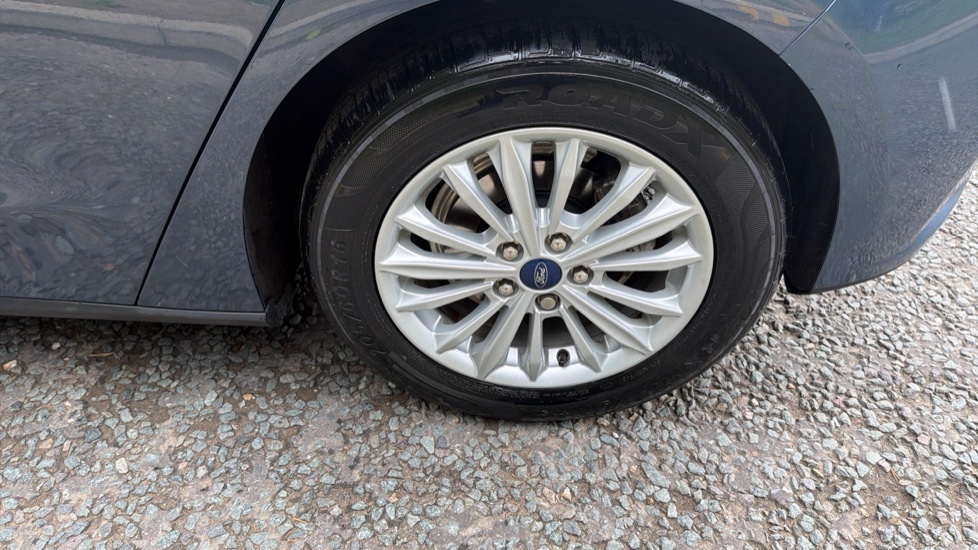Ford Focus 1.0 EcoBoost 125 Titanium 5dr Petrol Hatchback - Image 44