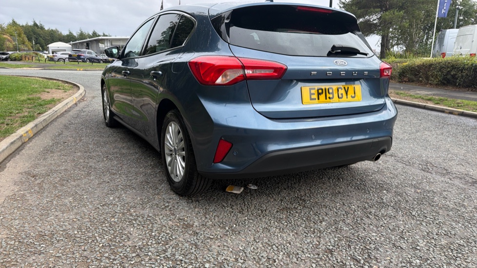 Ford Focus 1.0 EcoBoost 125 Titanium 5dr Petrol Hatchback - Image 45