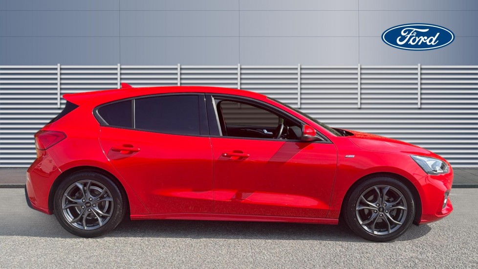 Ford Focus 1.0 EcoBoost 125 ST-Line 5dr Petrol Hatchback - Image 5