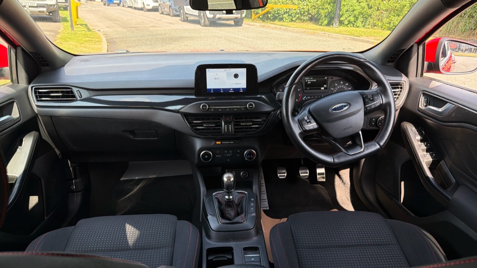 Ford Focus 1.0 EcoBoost 125 ST-Line 5dr Petrol Hatchback - Image 10