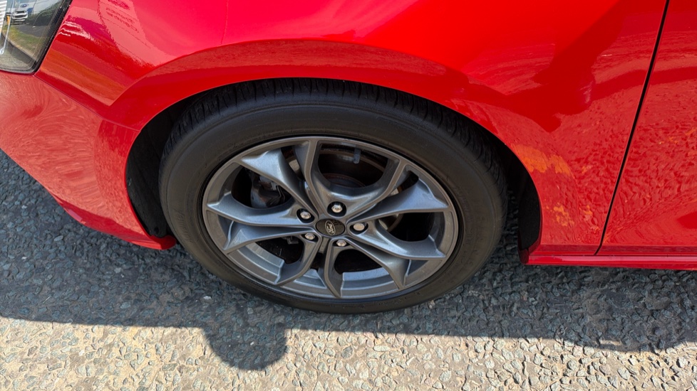 Ford Focus 1.0 EcoBoost 125 ST-Line 5dr Petrol Hatchback - Image 21