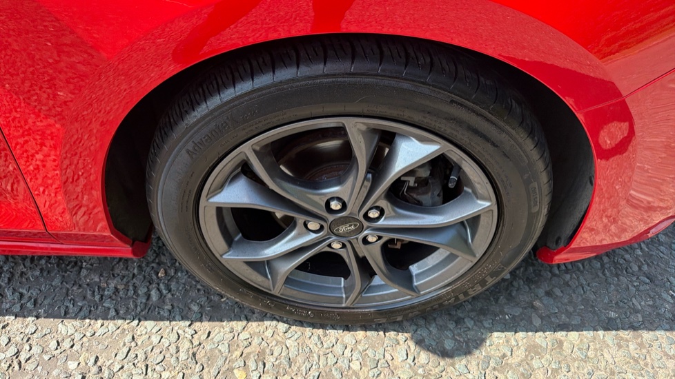 Ford Focus 1.0 EcoBoost 125 ST-Line 5dr Petrol Hatchback - Image 27