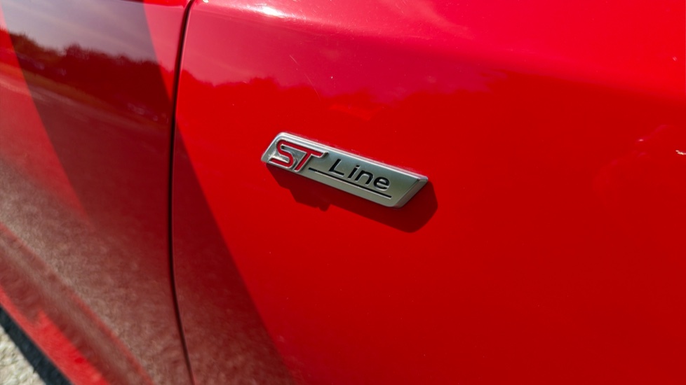Ford Focus 1.0 EcoBoost 125 ST-Line 5dr Petrol Hatchback - Image 28