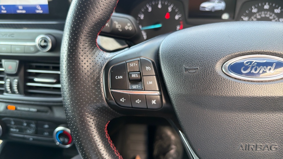 Ford Focus 1.0 EcoBoost 125 ST-Line 5dr Petrol Hatchback - Image 33