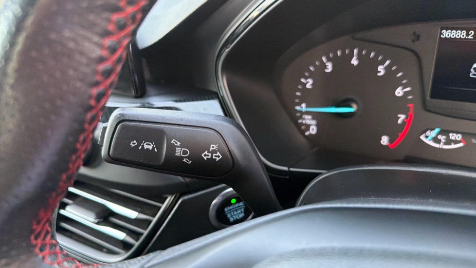 Ford Focus 1.0 EcoBoost 125 ST-Line 5dr Petrol Hatchback - Image 35