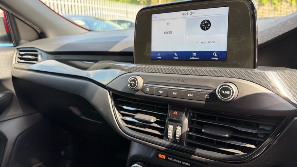 Ford Focus 1.0 EcoBoost 125 ST-Line 5dr Petrol Hatchback - Image 38