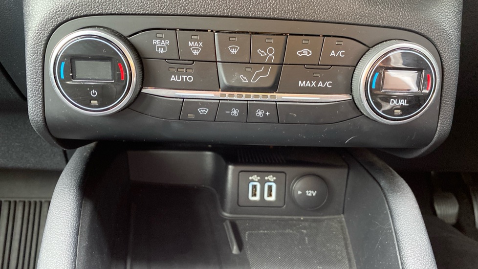 Ford Kuga 1.5 EcoBoost 150 Titanium Edition 5dr Petrol Estate - Image 32