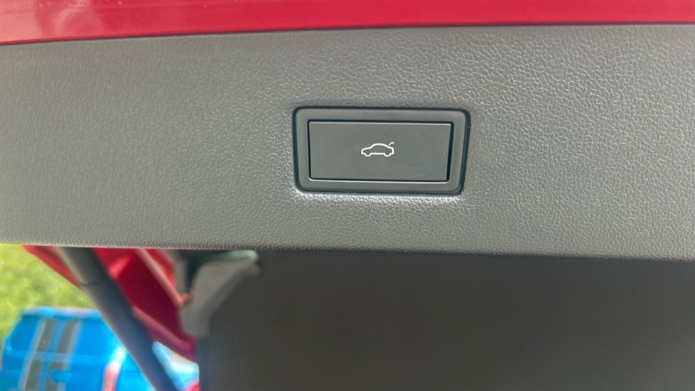 Ford Explorer 210kW Premium 77kWh 5dr Auto Electric Estate - Image 8