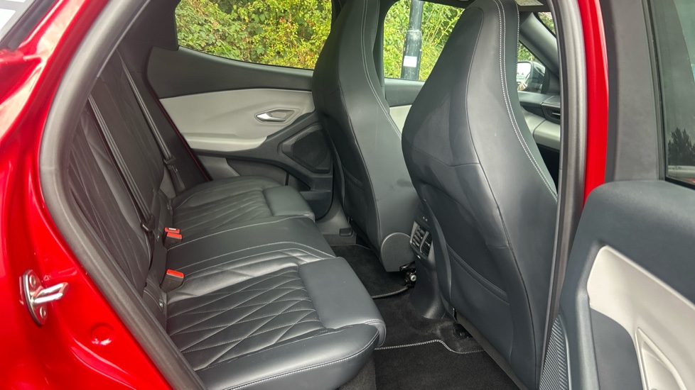 Ford Explorer 210kW Premium 77kWh 5dr Auto Electric Estate - Image 16