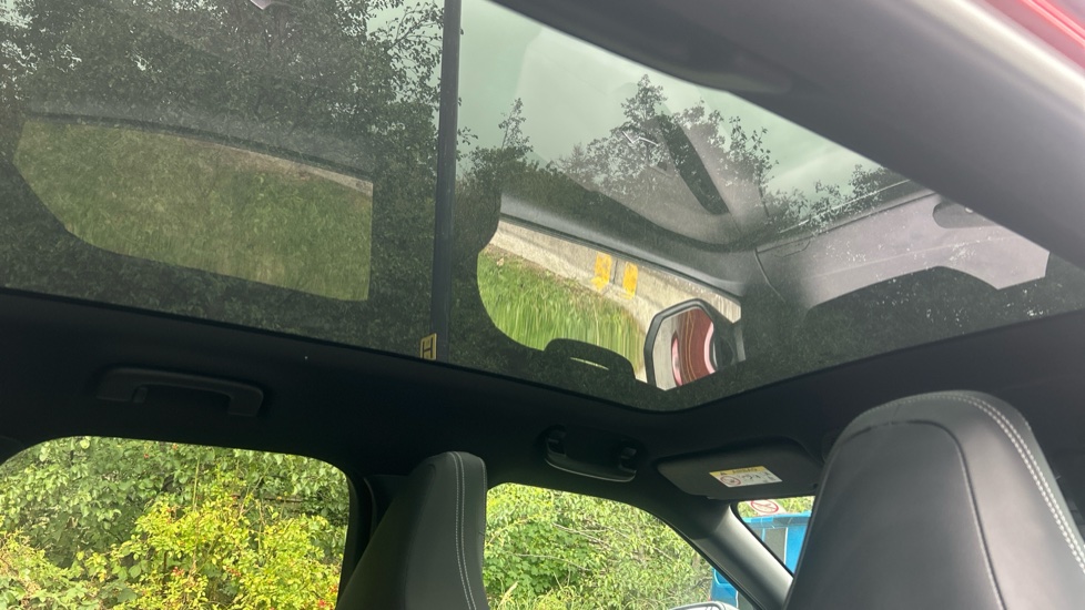 Ford Explorer 210kW Premium 77kWh 5dr Auto Electric Estate - Image 23