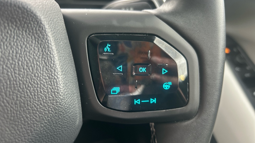 Ford Explorer 210kW Premium 77kWh 5dr Auto Electric Estate - Image 32