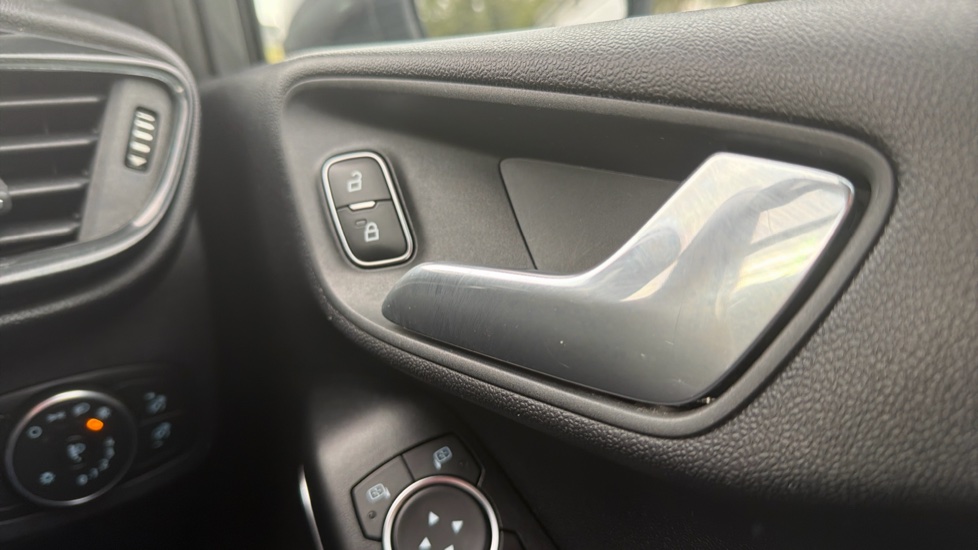 Ford Fiesta 1.0 EcoBoost 95 ST-Line Edition 5dr Petrol Hatchback - Image 24