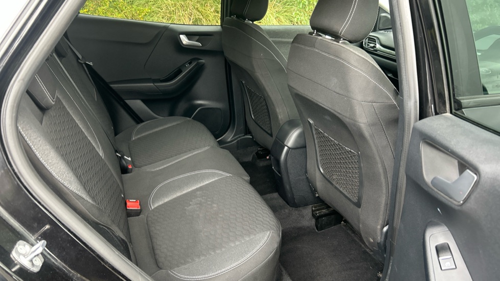 Ford Puma 1.0 EcoBoost Hybrid mHEV Titanium 5dr Petrol Hatchback - Image 16