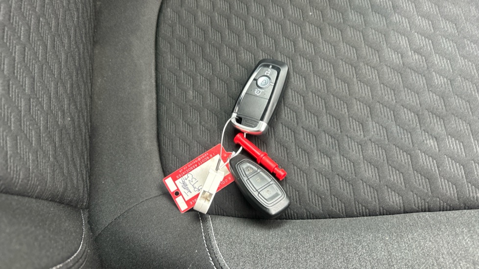 Ford Puma 1.0 EcoBoost Hybrid mHEV Titanium 5dr Petrol Hatchback - Image 20