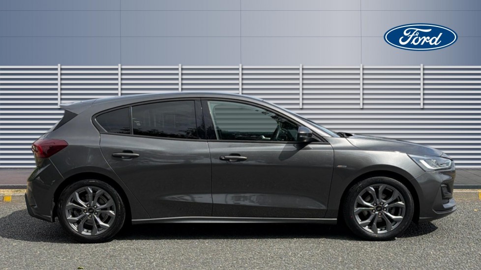Ford Focus 1.0 EcoBoost ST-Line 5dr Petrol Hatchback - Image 5