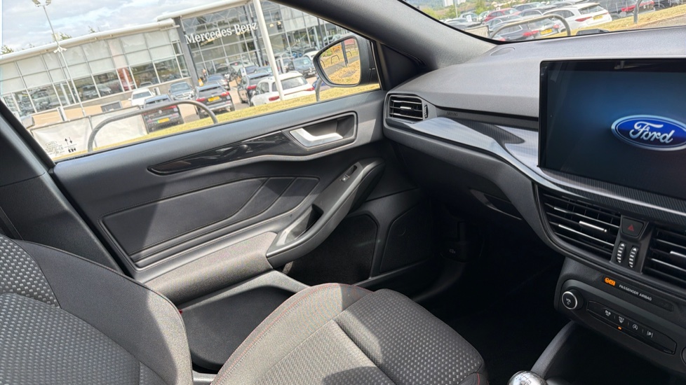 Ford Focus 1.0 EcoBoost ST-Line 5dr Petrol Hatchback - Image 9