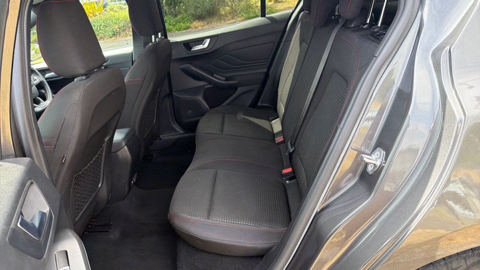 Ford Focus 1.0 EcoBoost ST-Line 5dr Petrol Hatchback - Image 16