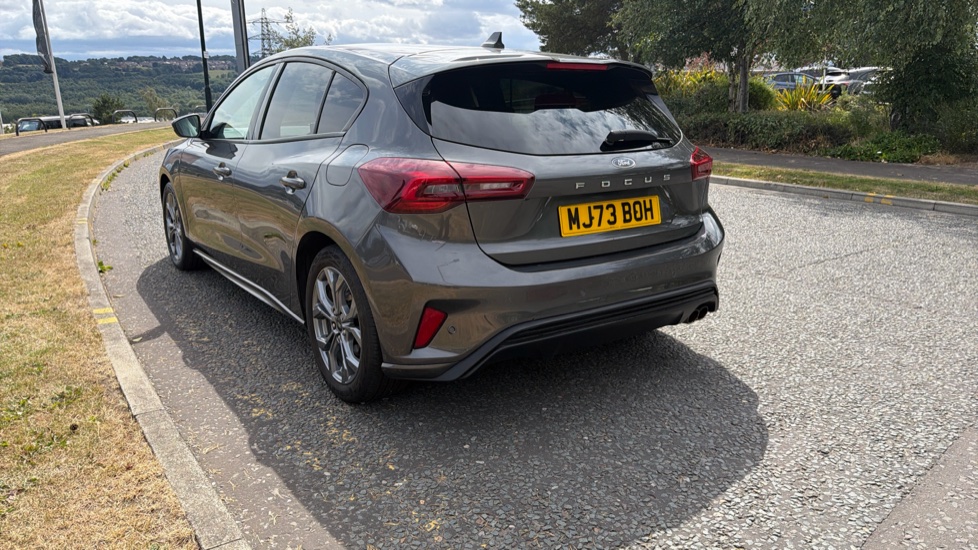 Ford Focus 1.0 EcoBoost ST-Line 5dr Petrol Hatchback - Image 38