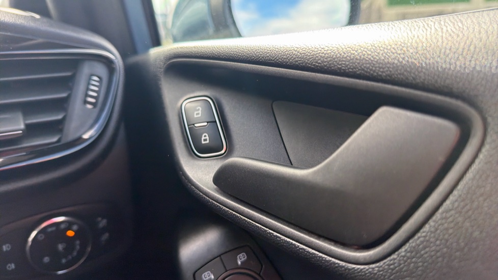 Ford Fiesta 1.0 EcoBoost Trend 5dr Petrol Hatchback - Image 24