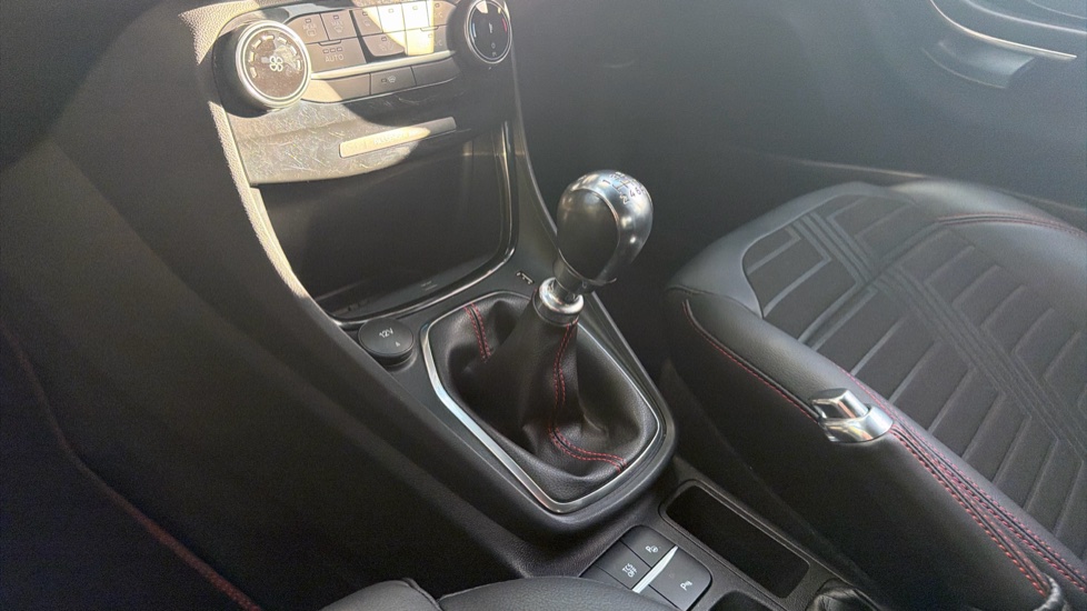 Ford Puma 1.0 EcoBoost Hybrid mHEV 155 ST-Line X 5dr Petrol Hatchback - Image 13