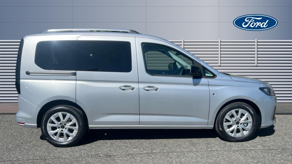 Ford Tourneo Connect 1.5 EcoBoost 115 Titanium 5dr Auto Petrol Estate - Image 5