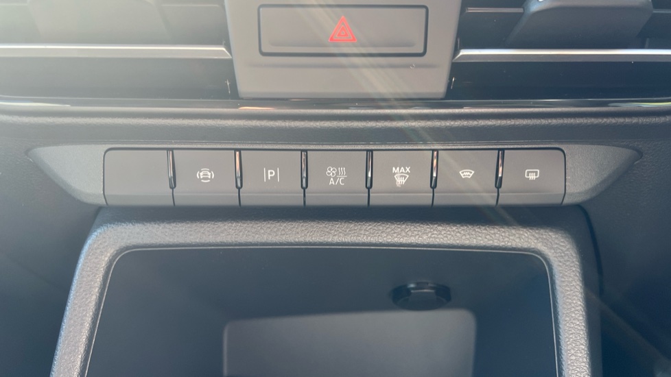 Ford Tourneo Connect 1.5 EcoBoost 115 Titanium 5dr Auto Petrol Estate - Image 27
