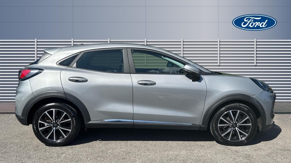 Ford Puma 1.0 EcoBoost Hybrid mHEV Titanium 5dr Petrol Hatchback - Image 5