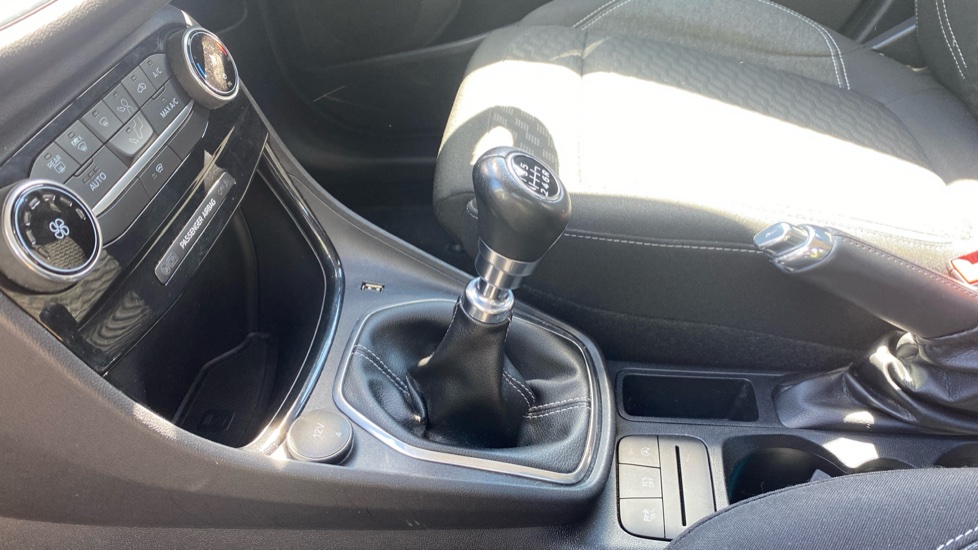 Ford Puma 1.0 EcoBoost Hybrid mHEV Titanium 5dr Petrol Hatchback - Image 13