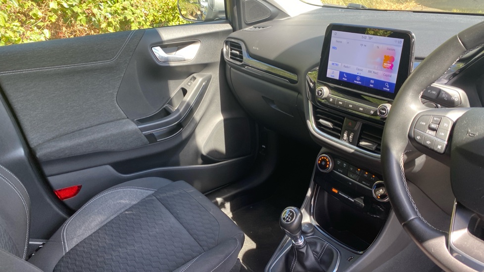 Ford Puma 1.0 EcoBoost Hybrid mHEV Titanium 5dr Petrol Hatchback - Image 14