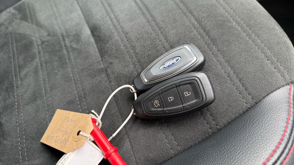 Ford Kuga 1.5 EcoBoost 150 ST-Line Edition 5dr Petrol Estate - Image 19