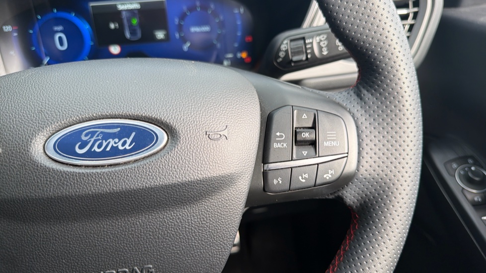 Ford Kuga 1.5 EcoBoost 150 ST-Line Edition 5dr Petrol Estate - Image 31