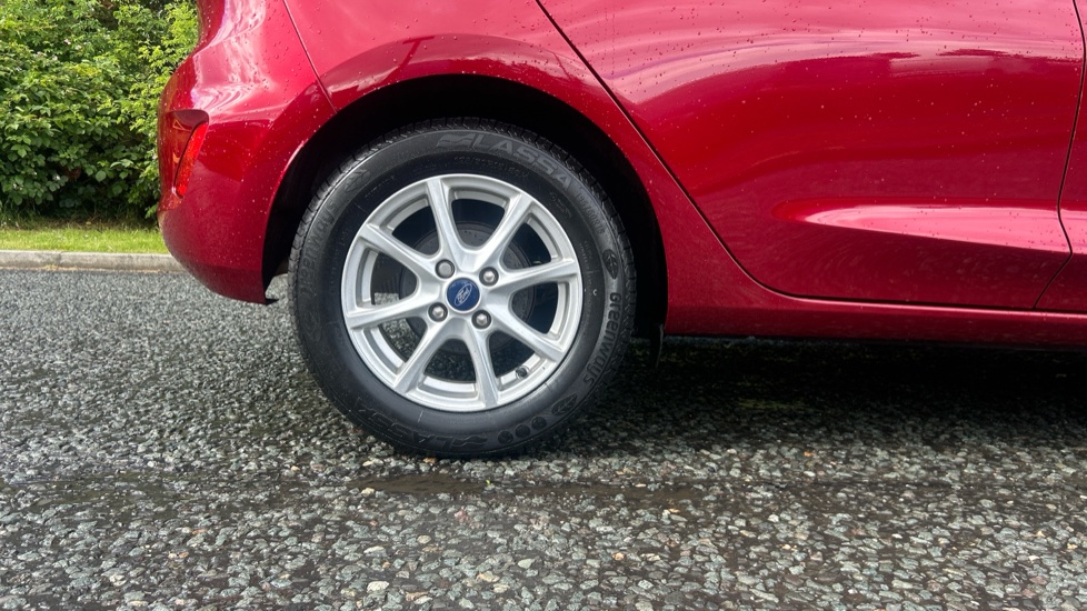 Ford Fiesta 1.1 Zetec 5dr Petrol Hatchback - Image 7