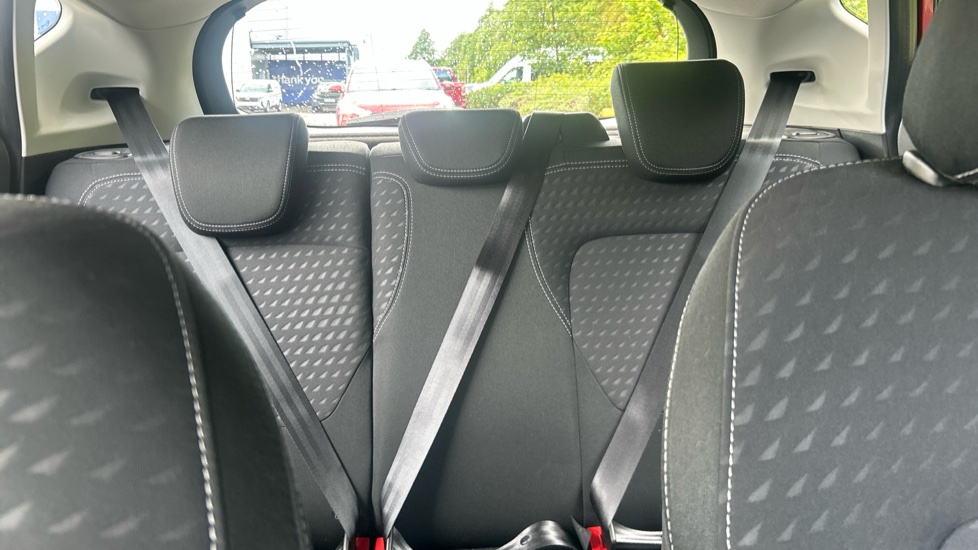 Ford Fiesta 1.1 Zetec 5dr Petrol Hatchback - Image 15
