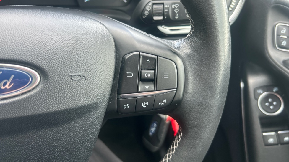 Ford Fiesta 1.1 Zetec 5dr Petrol Hatchback - Image 24