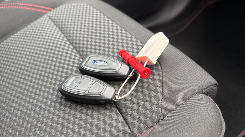 Ford Puma 1.0 EcoBoost Hybrid mHEV ST-Line 5dr Petrol Hatchback - Image 19