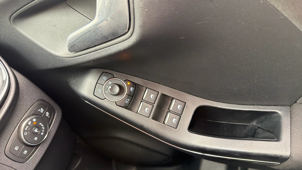 Ford Puma 1.0 EcoBoost Hybrid mHEV ST-Line 5dr Petrol Hatchback - Image 35