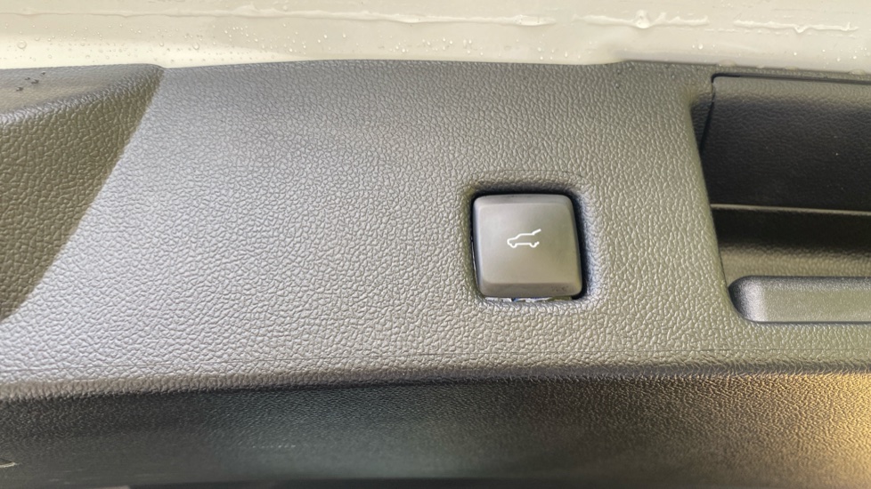 Ford Kuga 1.5 EcoBoost 150 ST-Line X Edition 5dr Petrol Estate - Image 21