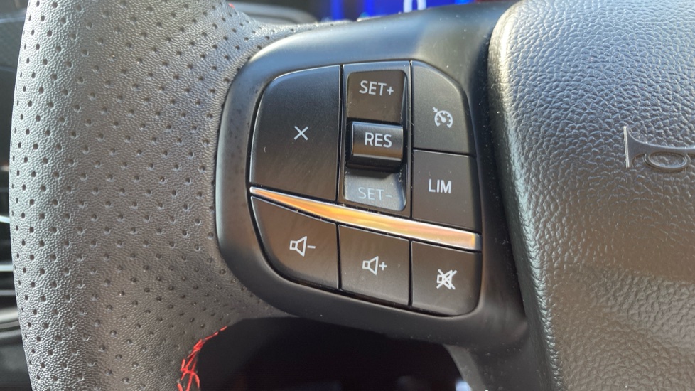 Ford Kuga 1.5 EcoBoost 150 ST-Line X Edition 5dr Petrol Estate - Image 27
