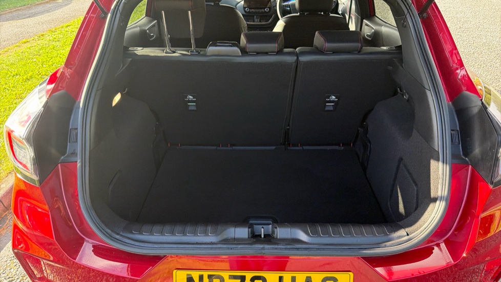 Ford Puma 1.0 EcoBoost Hybrid mHEV ST-Line X 5dr DCT Petrol Hatchback - Image 4