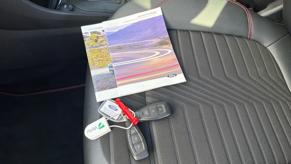 Ford Puma 1.0 EcoBoost Hybrid mHEV ST-Line X 5dr DCT Petrol Hatchback - Image 19