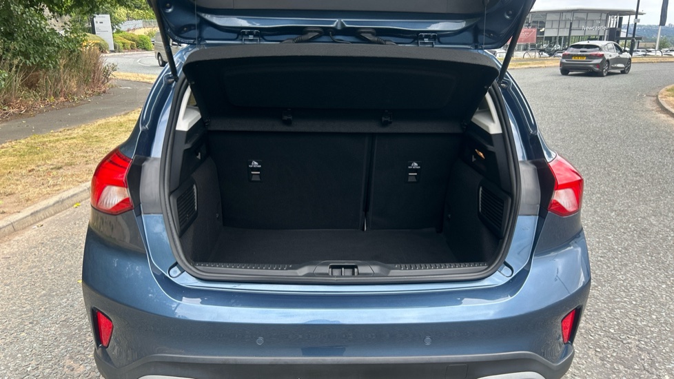 Ford Focus 1.0 EcoBoost Hybrid mHEV 125 Active Edition 5dr Petrol Hatchback - Image 4