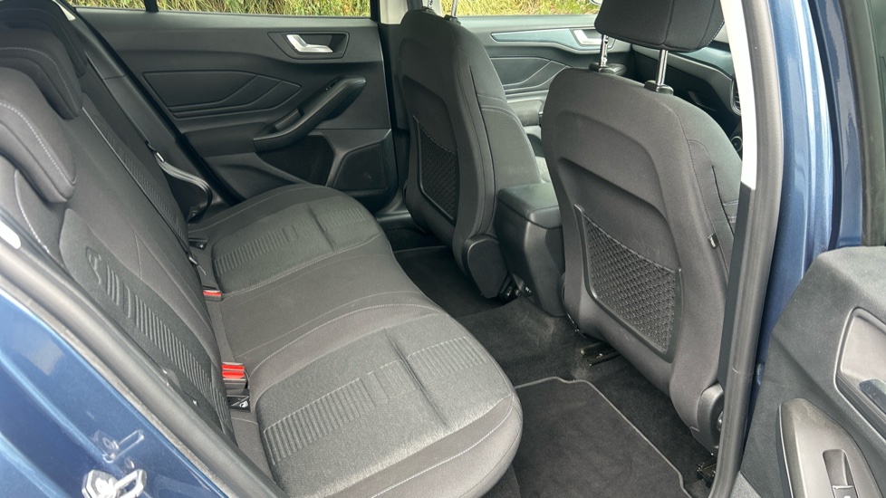 Ford Focus 1.0 EcoBoost Hybrid mHEV 125 Active Edition 5dr Petrol Hatchback - Image 16
