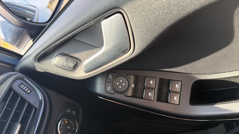 Ford Fiesta 1.0 EcoBoost Hybrid mHEV 125 Active 5dr Petrol Hatchback - Image 34