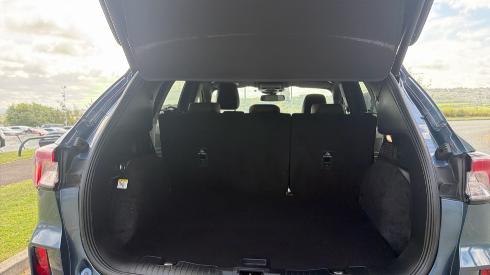 Ford Kuga 2.5 FHEV ST-Line X Edition 5dr CVT Hybrid Estate - Image 4